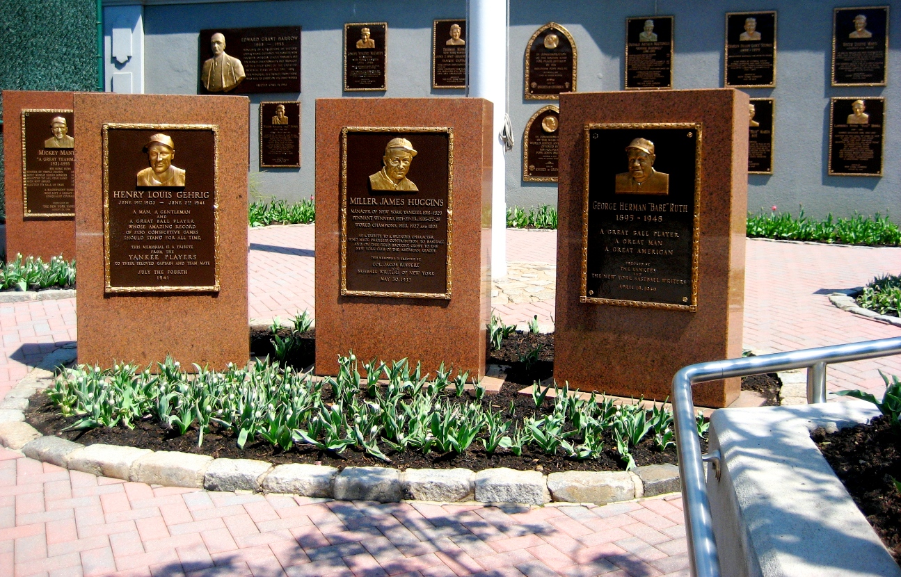 Yankee_Stadium_Monument_Park_2008c.jpg